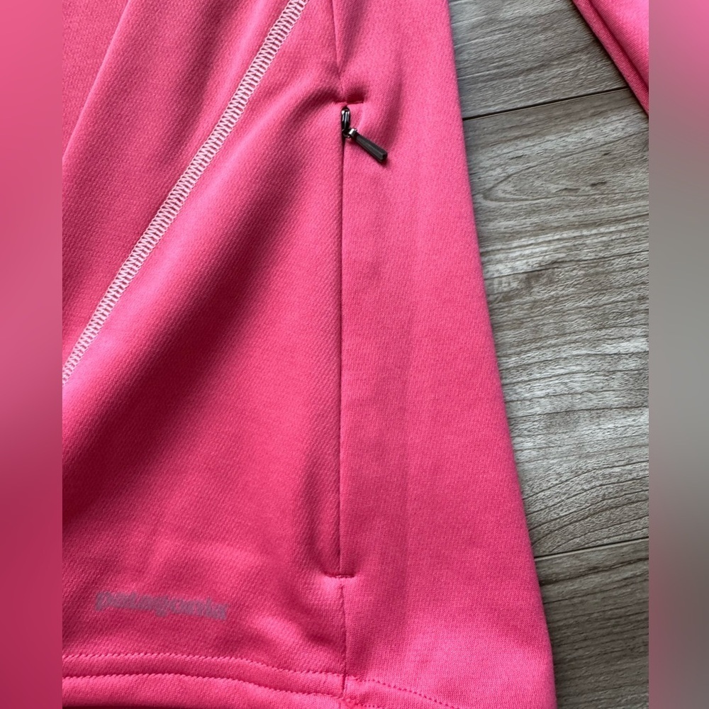 Patagonia® Women’s Sunshade Crew pull over shirt Style #52650 Size Medium Pink - Picture 3 of 9